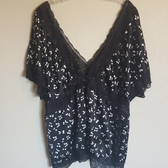 torrid Tops - Torrid lace and cherry top